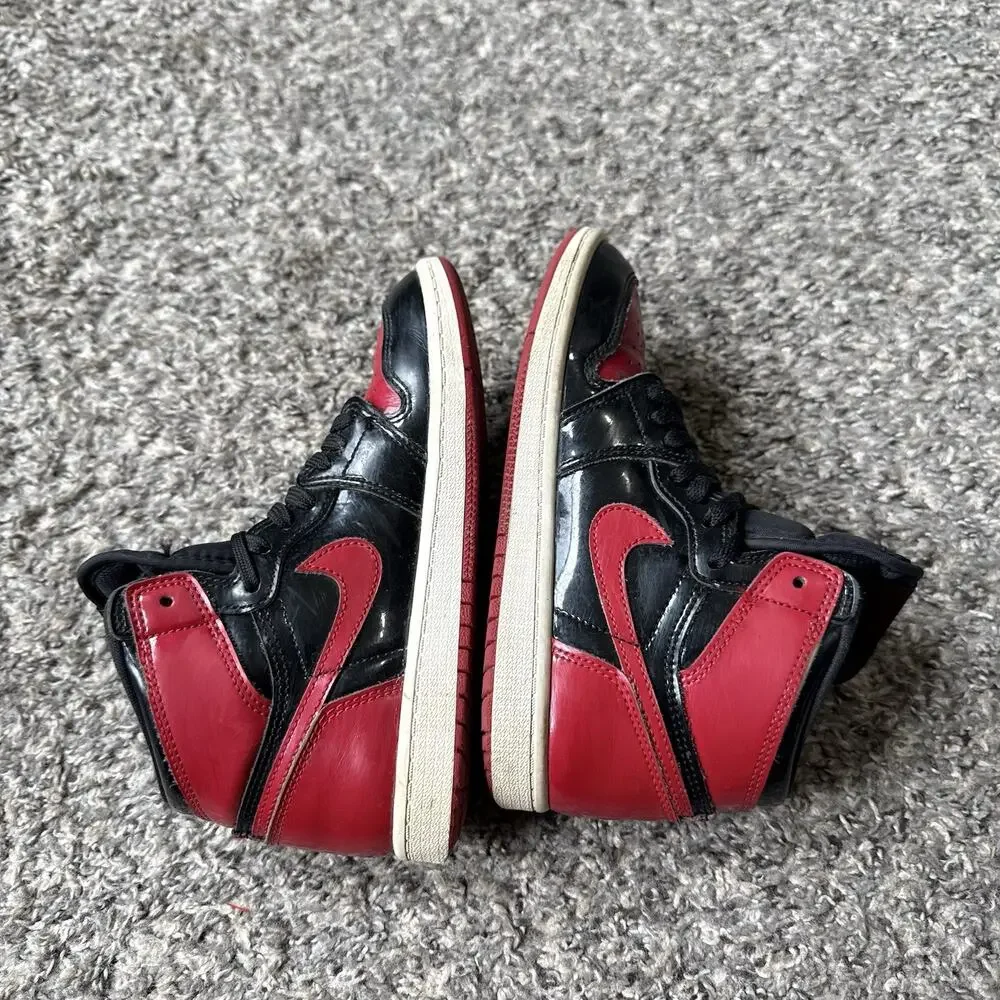 Nike Boys Air Jordan 1 Retro High OG PS Black Red Sneaker Shoes Sz 2Y